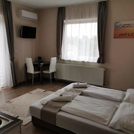 Relax Apartmanhaz Гостевой дом