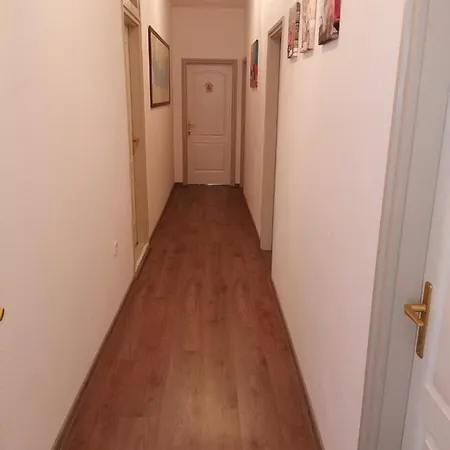 Relax Apartmanhaz * Балатональмади