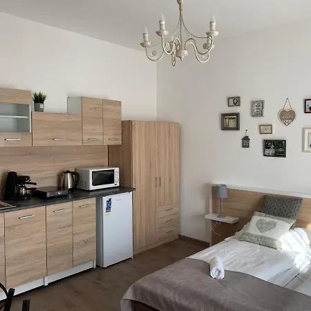 Relax Apartmanhaz Гостевой дом