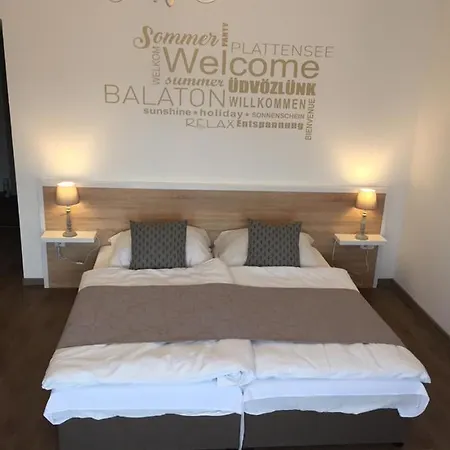 Relax Apartmanhaz Гостевой дом *