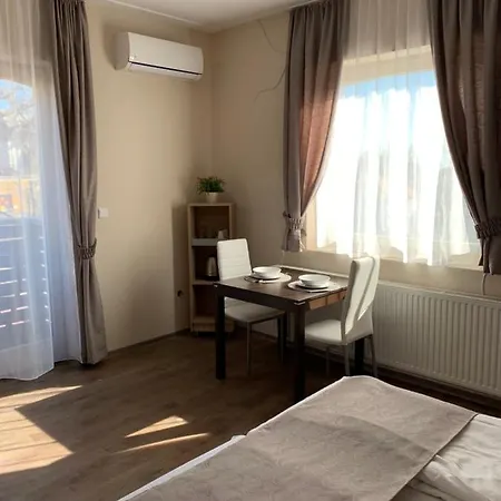 Relax Apartmanhaz Балатональмади