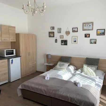 Relax Apartmanház * Balatonalmádi