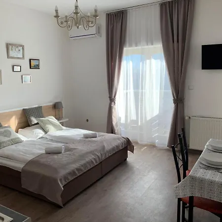 Relax Apartmanhaz Гостевой дом