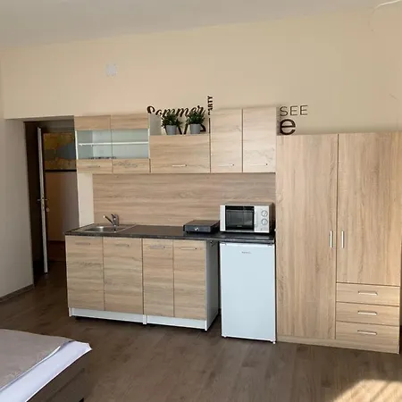 Relax Apartmanhaz Guest house *